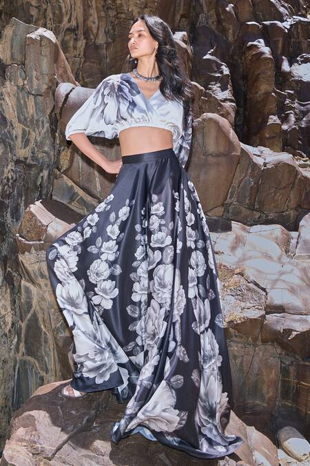 Buy_Dash And Dot_Black Polyester Off-shoulder Floral Print Maxi Skirt Set 