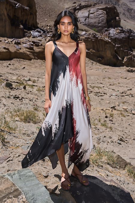 Buy Dash And Dot Multi Color Viscose V-neck Brushstroke Flowing Dress Online at Aza Fashions Buy_Dash And Dot_Multi Color Viscose V-neck Brushstroke Flowing Dress _Online_at_Aza_Fashions