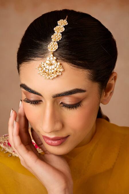Paisley Pop_Gold Plated Kundan And Pearls Maangtikka _Online_at_Aza_Fashions