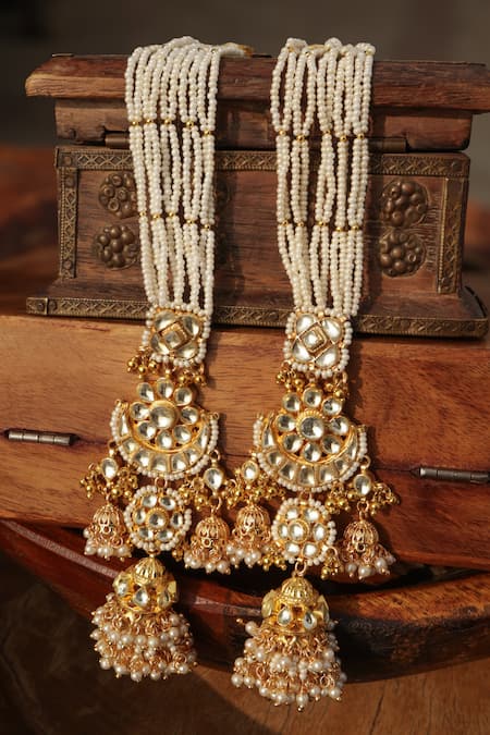 Shop Paisley Pop Gold Plated Pearls Kundan Jhumka Earrings With Kaan Chain Online at Aza Fashions Shop_Paisley Pop_Gold Plated Pearls Kundan Jhumka Earrings With Kaan Chain _Online_at_Aza_Fashions