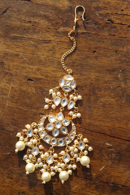 Buy_Paisley Pop_Gold Plated Kundan Maangtikka With Pearls _Online_at_Aza_Fashions