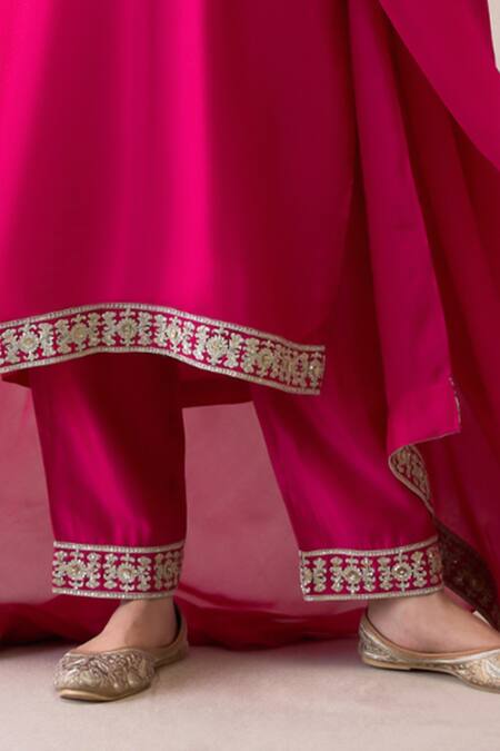 Shop Roohbyridhimaa Magenta Viscose, Organza, Zari, Embroidery Collared Jalsa Kurta Set Online at Aza Fashions Shop_Roohbyridhimaa_Magenta Viscose, Organza, Zari, Embroidery Collared Jalsa Kurta Set _Online_at_Aza_Fashions