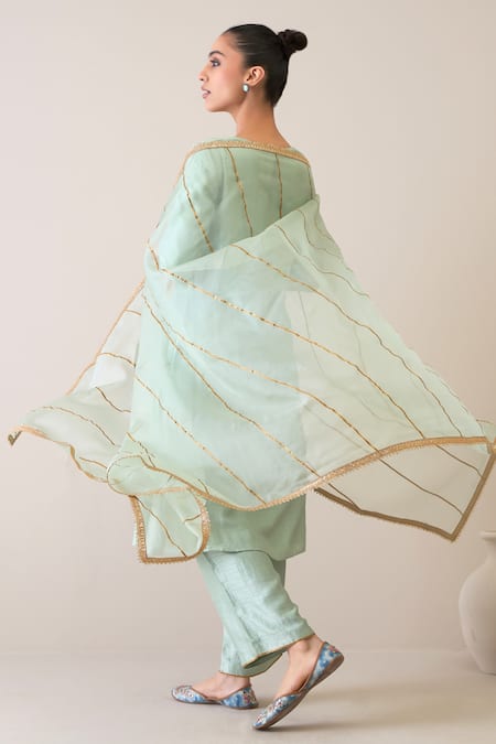 Roohbyridhimaa Jaziraa Embroidered Kurta Set 