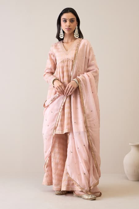Roohbyridhimaa Dillagi Hand Embroidered Kurta Gharara set 