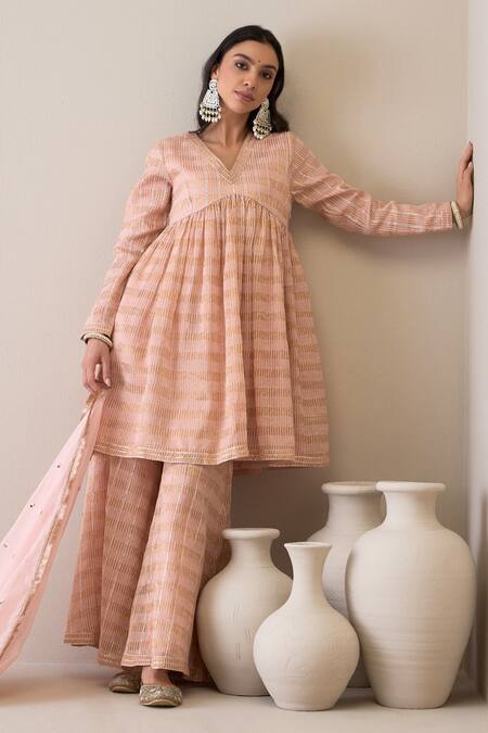 Roohbyridhimaa Peach Silk Organza, Silk, Chanderi Dillagi Hand Embroidered Kurta Gharara Set at Aza Fashions Roohbyridhimaa_Peach Silk Organza, Silk, Chanderi Dillagi Hand Embroidered Kurta Gharara Set _at_Aza_Fashions