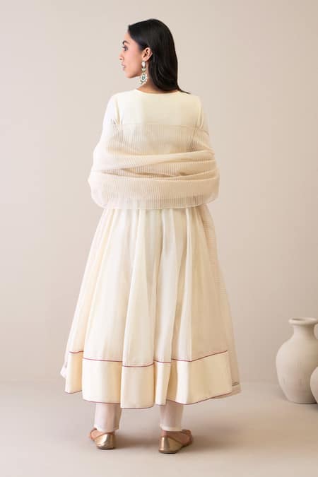 Shop Roohbyridhimaa Off White Chanderi, Silk Embroidery Round Neck Uzma Anarkali Set at Aza Fashions Shop_Roohbyridhimaa_Off White Chanderi, Silk Embroidery Round Neck Uzma Anarkali Set _at_Aza_Fashions