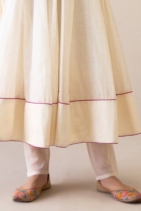 Roohbyridhimaa Off White Chanderi, Silk Embroidery Round Neck Uzma Anarkali Set at Aza Fashions Roohbyridhimaa_Off White Chanderi, Silk Embroidery Round Neck Uzma Anarkali Set _at_Aza_Fashions