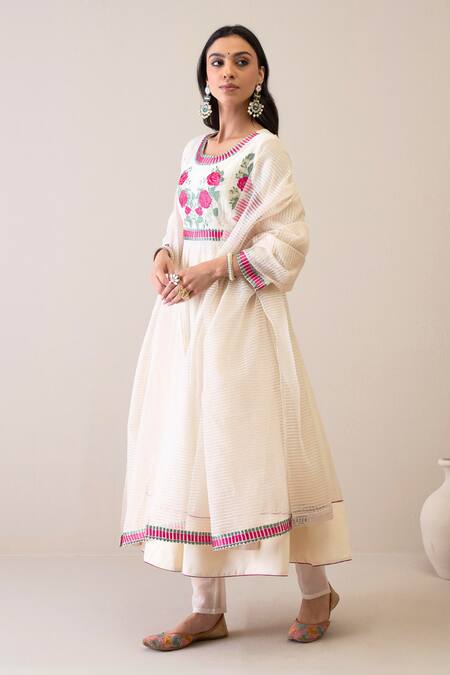 Buy Roohbyridhimaa Off White Chanderi, Silk Embroidery Round Neck Uzma Anarkali Set Buy_Roohbyridhimaa_Off White Chanderi, Silk Embroidery Round Neck Uzma Anarkali Set
