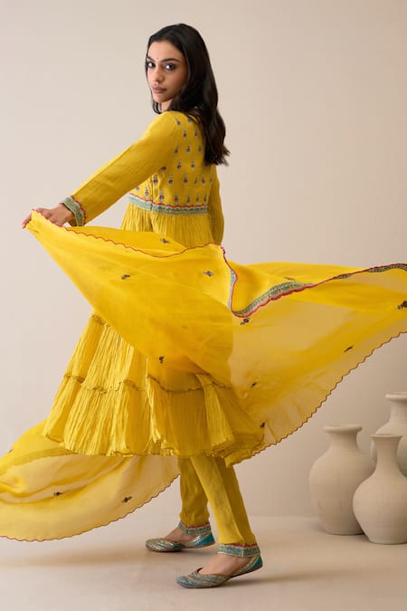 Roohbyridhimaa Yellow Chanderi Embroidery Round Neck Vardaah Anarkali Set at Aza Fashions Roohbyridhimaa_Yellow Chanderi Embroidery Round Neck Vardaah Anarkali Set _at_Aza_Fashions