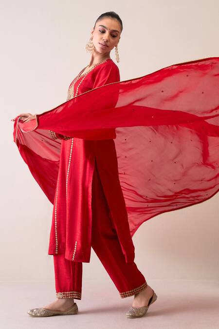 Buy_Roohbyridhimaa_Red Viscose, , Organza Embroidery V-neck Raafta Kurta Set _Online_at_Aza_Fashions