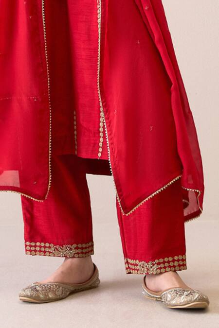 Roohbyridhimaa_Red Viscose, , Organza Embroidery V-neck Raafta Kurta Set _at_Aza_Fashions