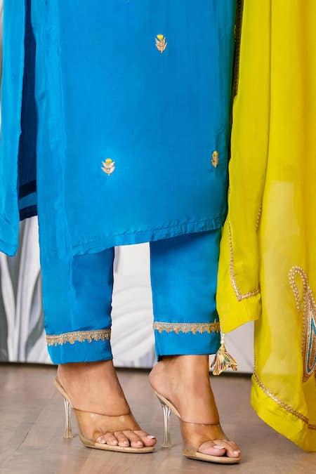 Buy_Yuvraani Jaipur_Blue Silk, Shantoon, Organza Embroidery, Sequins Round Neck Kurta Set 