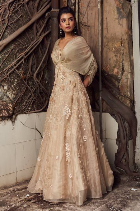 Buy_PIRI INDIA_Gold Organza Embroidery, Tassels V-neck Lehenga Set 