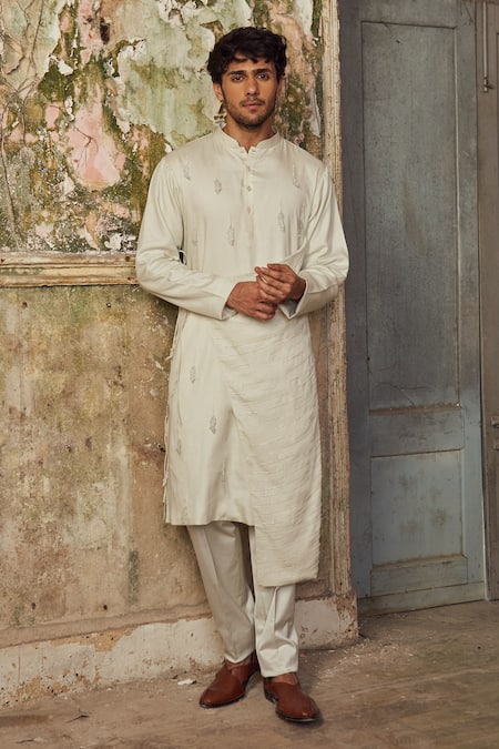 Piri India Gray Cotton Embroidery Cloud Grey Handcrafted Kurta And Pant Set