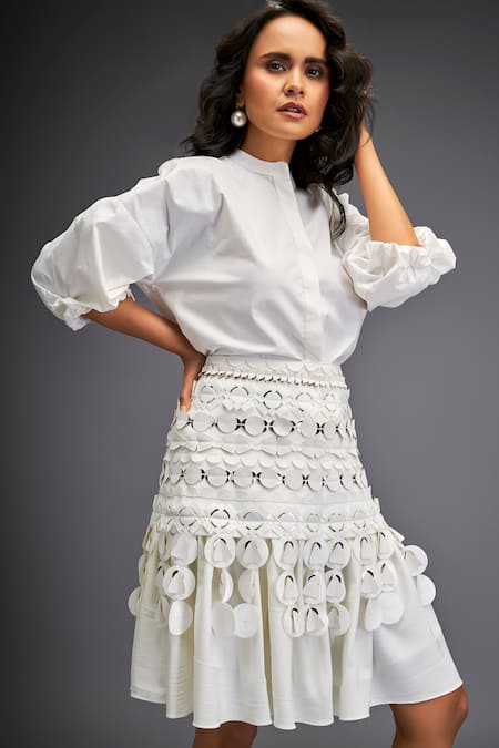 Deepika Arora_White Cotton Collared Textured Blouse And Tiered Skirt Set _at_Aza_Fashions
