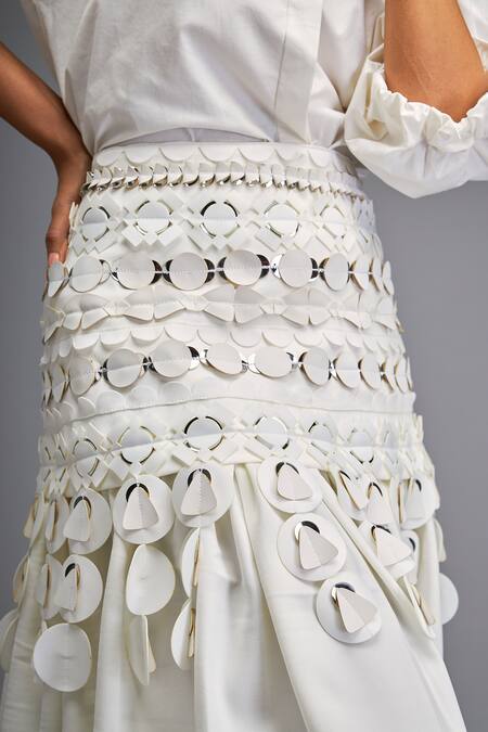 Buy_Deepika Arora_White Cotton Collared Textured Blouse And Tiered Skirt Set 