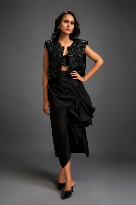 Deepika Arora_Black Taffeta Applique Round Neck Floral Jacket Ensemble _Online_at_Aza_Fashions