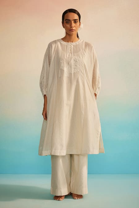 Ahmev Ivory Chanderi Cotton Embroidery Round Neck Iki Dolman Kurta