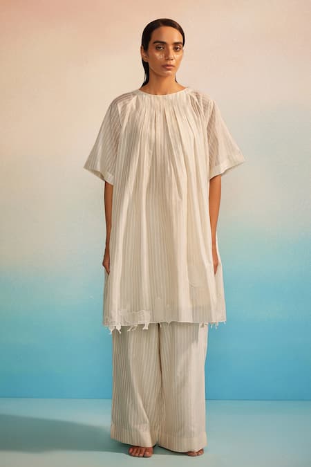 Ahmev Orihime Box Pleat Applique Kurta 