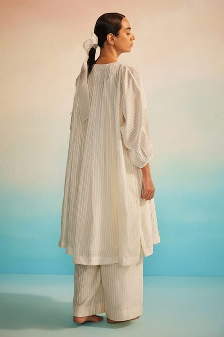 Ahmev Ivory Chanderi Iki Dolman Kurta Set 