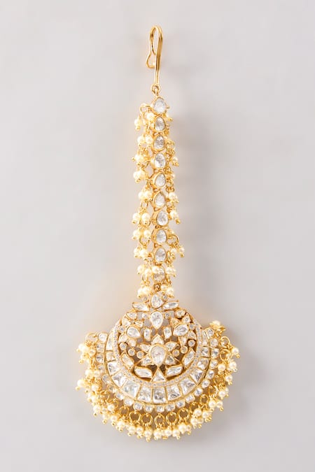 Shop Karisa Designs White Sharanya Maangtikka at Aza Fashions Shop_Karisa Designs_White Sharanya Maangtikka _at_Aza_Fashions