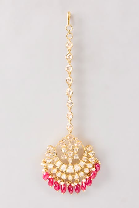 Shop Karisa Designs White Sheel Moissanite Maangtikka at Aza Fashions Shop_Karisa Designs_White Sheel Moissanite Maangtikka _at_Aza_Fashions