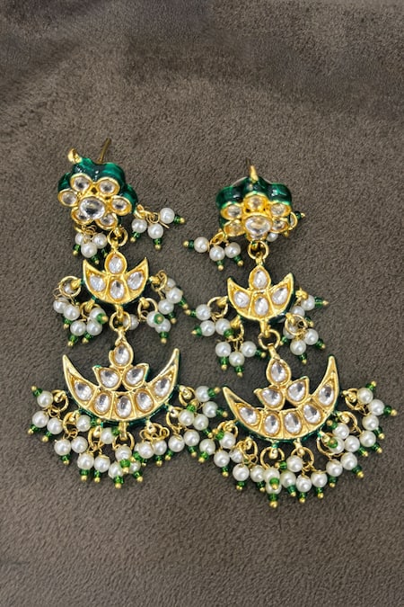 Queens Jewels_Gold Plated Saira Kundan Choker Set With Earrings _Online_at_Aza_Fashions