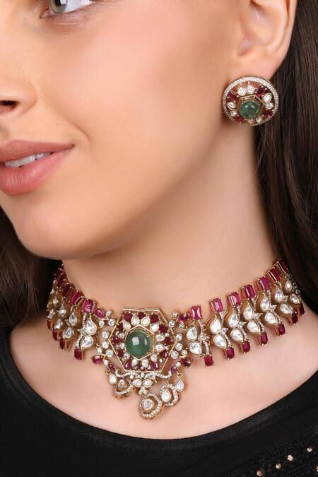 Queens Jewels_Red Imitation Gemstones Regal Ruby And Emerald Kundan Choker Set _at_Aza_Fashions