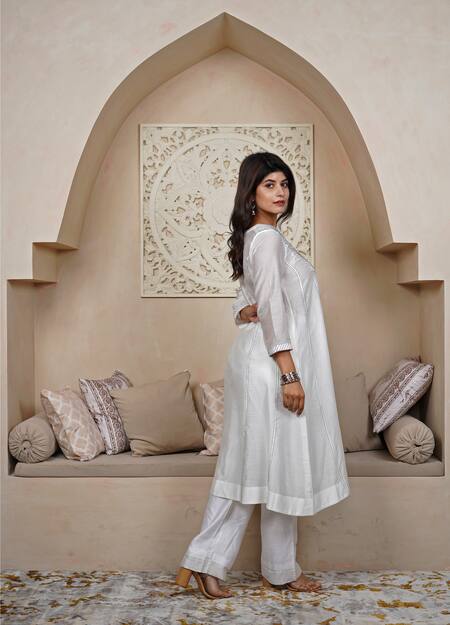 Shop_Taro_White Chanderi V-neck Designer Powder Pearl Kurta Pant Set _Online_at_Aza_Fashions