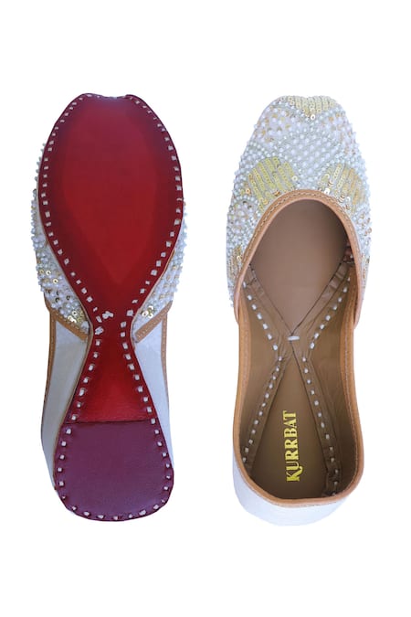 Shop_Kurrbat_White Swan Designer Juttis _Online_at_Aza_Fashions