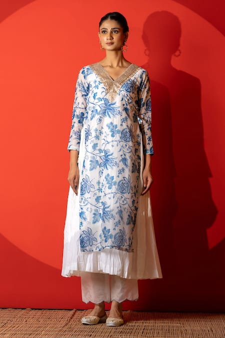 Buy_Yuvraani Jaipur_Ivory Chanderi, Cambric, Cotton, Organza Embroidery And Blue Floral Kurta Set _Online_at_Aza_Fashions