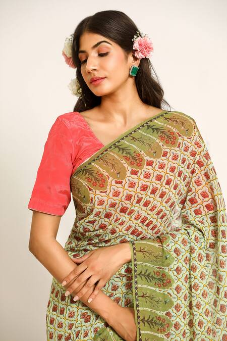 Shop_Ruar India_Green Chiffon V-neck Floral Print Saree Set _Online_at_Aza_Fashions