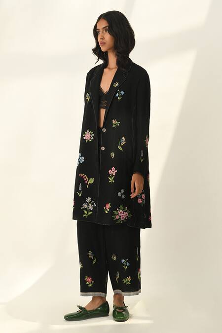 Payal Pratap Black Linen Embroidery Delbard Pants Online at Aza Fashions Payal Pratap_Black Linen Embroidery Delbard Pants _Online_at_Aza_Fashions