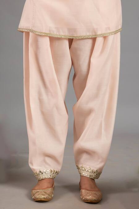 Buy_saina kapoor_Peach Chanderi, Organza Sequins, Embroidery Round Neck Pink Kurta Set _Online_at_Aza_Fashions