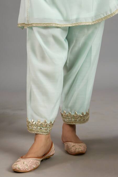 Buy saina kapoor Green Chanderi, Organza Embroidery, Sequins Round Neck Kurta Set Online at Aza Fashions Buy_saina kapoor_Green Chanderi, Organza Embroidery, Sequins Round Neck Kurta Set _Online_at_Aza_Fashions