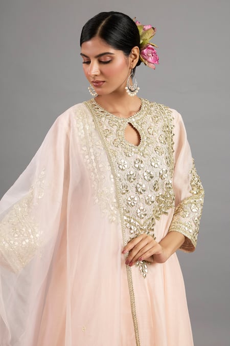 Buy saina kapoor Peach Chanderi, Organza Embroidery Keyhole Neck Pink Designer Kurta Set Online at Aza Fashions Buy_saina kapoor_Peach Chanderi, Organza Embroidery Keyhole Neck Pink Designer Kurta Set _Online_at_Aza_Fashions