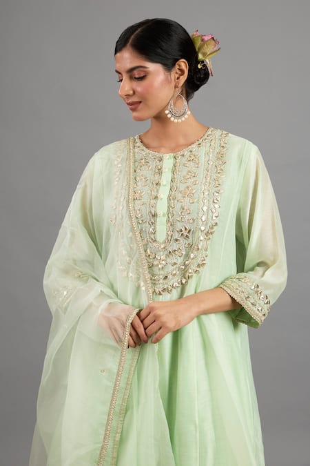 Buy saina kapoor Green Chanderi, Organza Embroidery Round Neck Designer Kurta Set Online at Aza Fashions Buy_saina kapoor_Green Chanderi, Organza Embroidery Round Neck Designer Kurta Set _Online_at_Aza_Fashions
