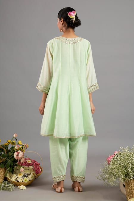 Shop saina kapoor Green Chanderi, Organza Sequins, Embroidery Keyhole Neck Kurta Set at Aza Fashions Shop_saina kapoor_Green Chanderi, Organza Sequins, Embroidery Keyhole Neck Kurta Set _at_Aza_Fashions