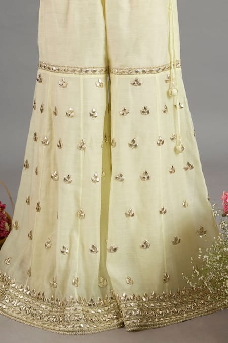 saina kapoor Beige Chanderi, Organza Embroidery, Sequins Round Neck Gharara Set With Dupatta Online at Aza Fashions saina kapoor_Beige Chanderi, Organza Embroidery, Sequins Round Neck Gharara Set With Dupatta _Online_at_Aza_Fashions