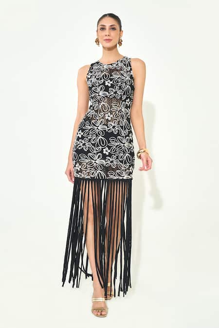 Qala Clothing Black Knit Fringe Round Neck Maxi Dress