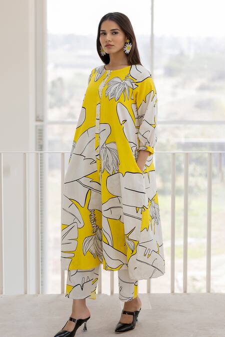 Buy Silai Studio Yellow Cotton, Linen Button-down Neck Plantain Orchard Down Kurta Set Buy_Silai Studio_Yellow Cotton, Linen Button-down Neck Plantain Orchard Down Kurta Set