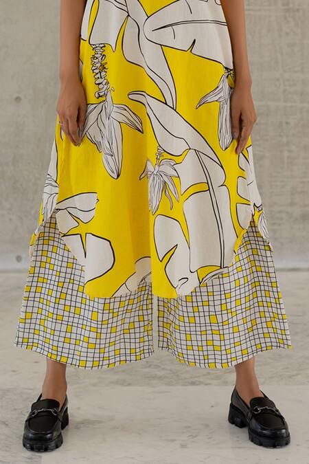 Buy Silai Studio Yellow Cotton, Linen V-neck Plantain Orchard Kurta And Checks Palazzo Set Buy_Silai Studio_Yellow Cotton, Linen V-neck Plantain Orchard Kurta And Checks Palazzo Set