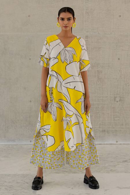 Shop Silai Studio Yellow Cotton, Linen V-neck Plantain Orchard Kurta And Checks Palazzo Set Shop_Silai Studio_Yellow Cotton, Linen V-neck Plantain Orchard Kurta And Checks Palazzo Set