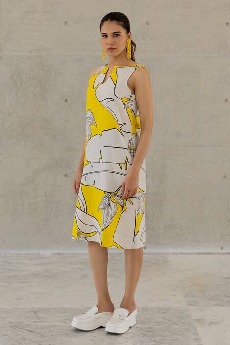 Buy Silai Studio Yellow Cotton, Linen Keyhole Neck Plantain Orchard Dress Online at Aza Fashions Buy_Silai Studio_Yellow Cotton, Linen Keyhole Neck Plantain Orchard Dress _Online_at_Aza_Fashions