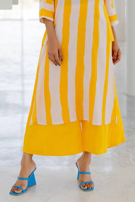 Silai Studio Yellow Linen, Viscose V-neck Box Slit Kurta Set Online at Aza Fashions Silai Studio_Yellow Linen, Viscose V-neck Box Slit Kurta Set _Online_at_Aza_Fashions