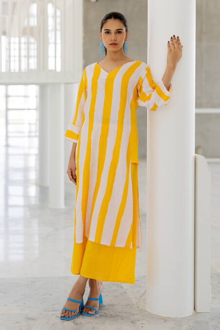 Shop Silai Studio Yellow Linen, Viscose V-neck Lemonberry Box Slit Kurta Online at Aza Fashions Shop_Silai Studio_Yellow Linen, Viscose V-neck Lemonberry Box Slit Kurta _Online_at_Aza_Fashions