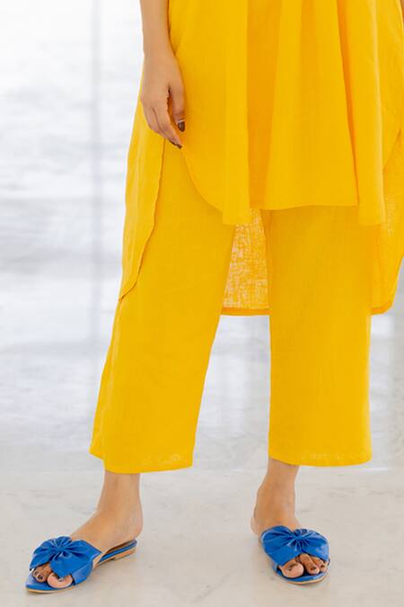 Silai Studio Yellow Linen, Viscose Embroidery Collared Sunflower Tunic Set Online at Aza Fashions Silai Studio_Yellow Linen, Viscose Embroidery Collared Sunflower Tunic Set _Online_at_Aza_Fashions