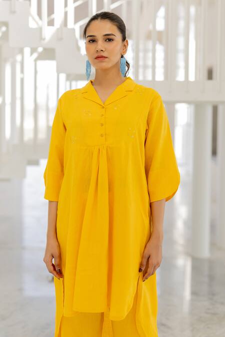 Buy Silai Studio Yellow Linen, Viscose Embroidery Collared Sunflower Tunic Set Online at Aza Fashions Buy_Silai Studio_Yellow Linen, Viscose Embroidery Collared Sunflower Tunic Set _Online_at_Aza_Fashions