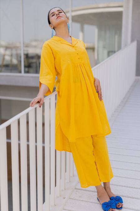 Shop Silai Studio Yellow Linen, Viscose Embroidery Collared Sunflower Tunic Set Shop_Silai Studio_Yellow Linen, Viscose Embroidery Collared Sunflower Tunic Set