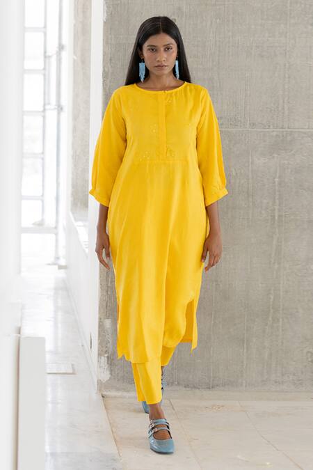 Shop Silai Studio Yellow Linen, Viscose Round Neck Sunflower Kurta Set Online at Aza Fashions Shop_Silai Studio_Yellow Linen, Viscose Round Neck Sunflower Kurta Set _Online_at_Aza_Fashions